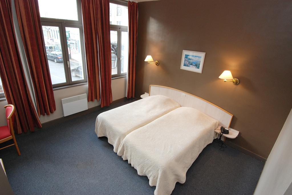 Hotel Les Frangins Saint-Omer  Kültér fotó